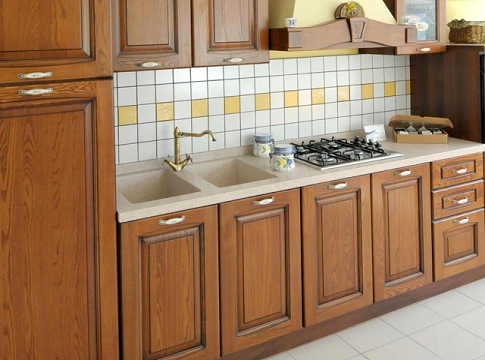 Facciamo manutenzione ai mobili di cucina Immagini mobile da cucina