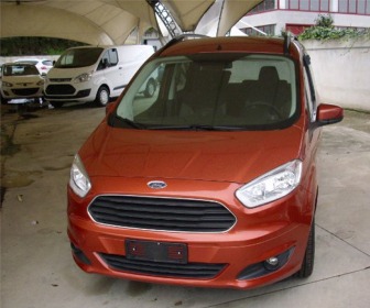 Ford: Si amplia la gamma Tourneo con la Tourneo Courier