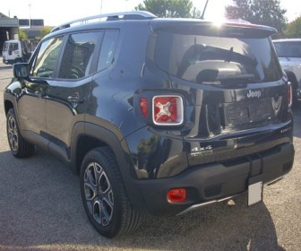 Jeep Renegade - Arriva la piccolina in casa Jeep